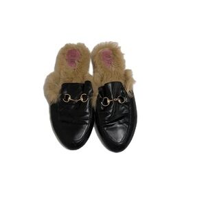 Black and Tan Mules with Fur Decorative Accents sz 9